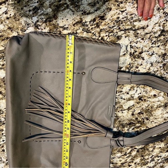 Chic Gray Tote Bag with Tassel Accent - Picture 6 of 8